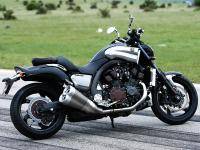 Мотоциклы: Honda X4 или Yamaha V Max